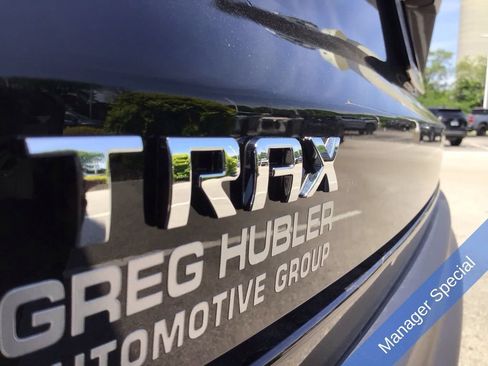 Used 2025 Chevrolet Trax LT FWD image 15