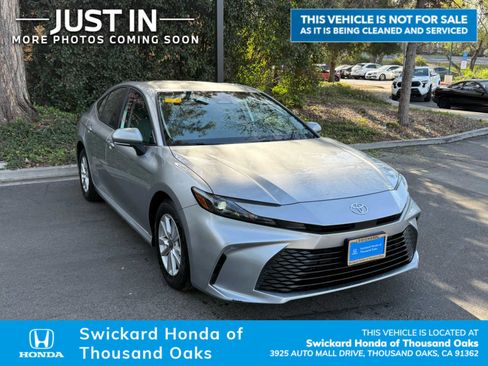 Used 2025 Toyota Camry LE image 1