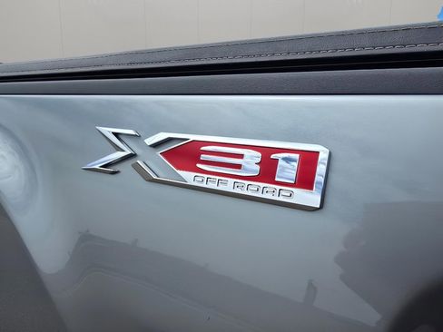 Used 2025 GMC Sierra 2500 SLE w/ SLE Value Package; AWD/4WD image 29