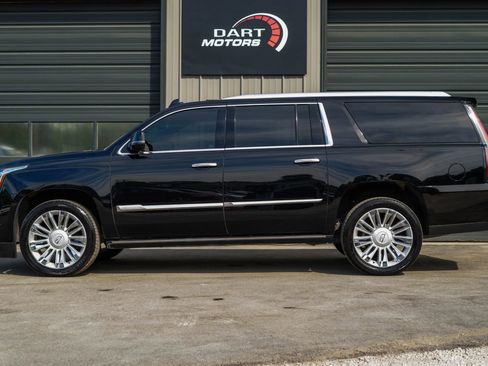 Used 2020 Cadillac Escalade ESV Platinum RWD image 4