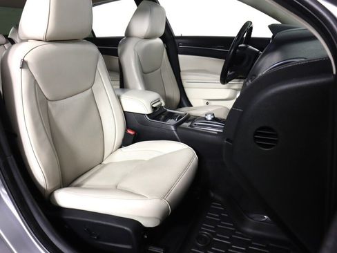 Used 2018 Chrysler 300 Limited w/ Safetytec Plus Group image 41