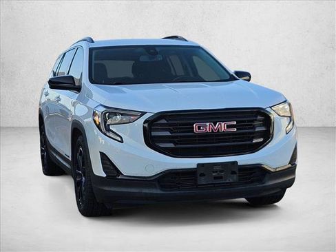 Used 2021 GMC Terrain SLE w/ Driver Convenience Package FWD image 3