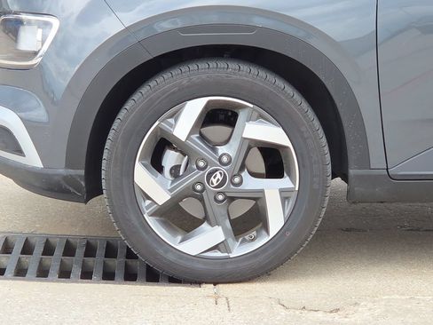 Used 2026 Hyundai Venue SEL FWD image 27