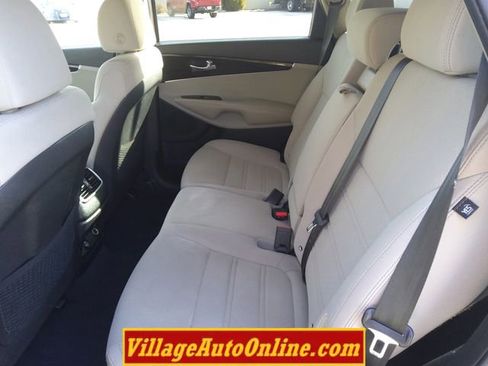 Used 2019 Kia Sorento LX image 30