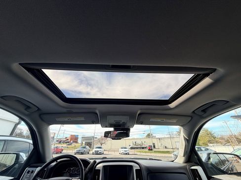 Used 2018 GMC Sierra 1500 SLT w/ SLT Premium Package image 21