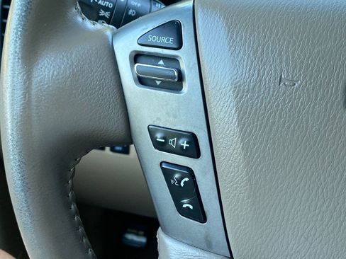 Used 2013 Nissan Armada SV AWD/4WD image 20