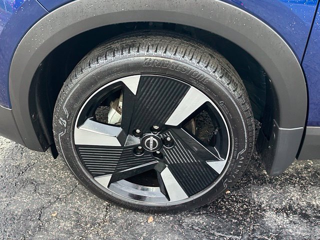 Certified 2025 Nissan Kicks SR w/ SR Premium Package AWD/4WD image 9