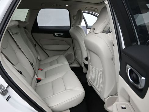 New 2026 Volvo XC60 B5 Ultra w/ Climate Package image 17