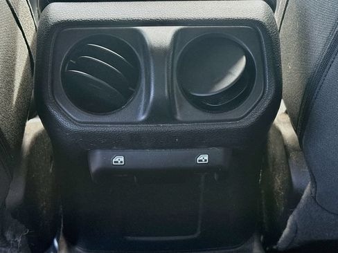 Certified 2022 Jeep Wrangler Unlimited Sport AWD/4WD image 28