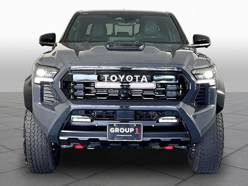 Used 2025 Toyota Tacoma TRD Pro AWD/4WD image 4