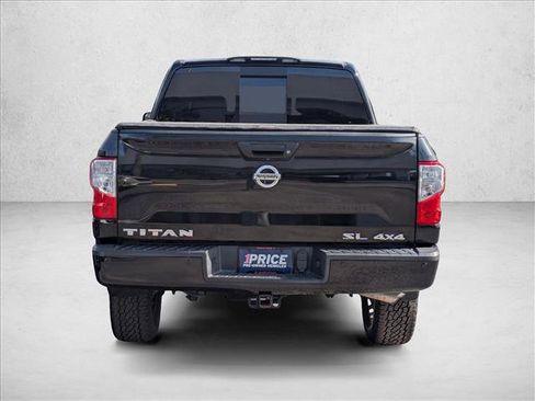 Used 2018 Nissan Titan SL AWD/4WD image 6