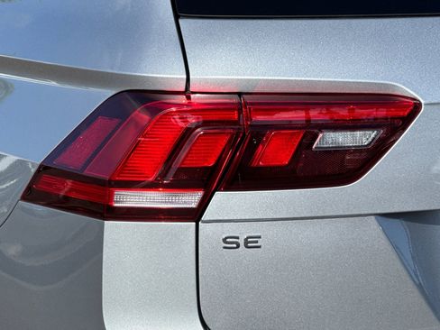 Used 2023 Volkswagen Tiguan SE R-Line image 27