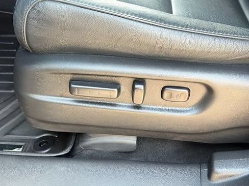 Used 2021 Honda Pilot Touring image 10