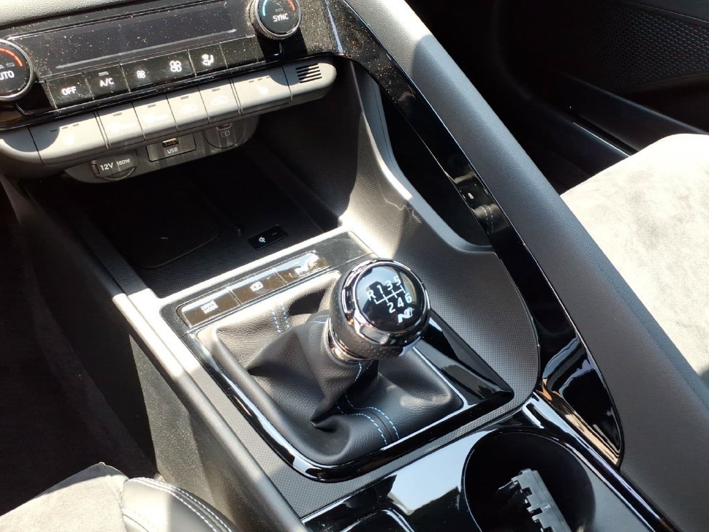 Used 2025 Hyundai Elantra N FWD image 12