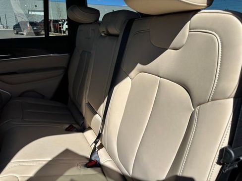 New 2026 Jeep Grand Cherokee Limited AWD/4WD image 16