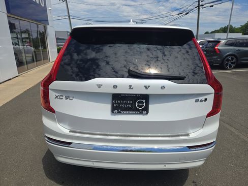 Certified 2024 Volvo XC90 B6 Ultimate w/ Lounge Package AWD/4WD image 3