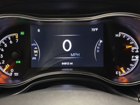 Used 2021 Jeep Grand Cherokee Limited w/ Premium Lighting Group AWD/4WD image 17