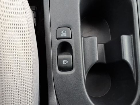 Used 2025 Toyota Corolla LE image 21