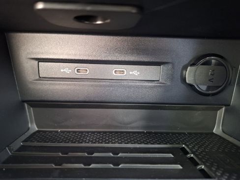 New 2026 Volkswagen Taos SE image 16