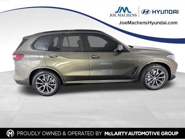 Used 2022 BMW X5 xDrive45e w/ M Sport Package AWD/4WD image 4