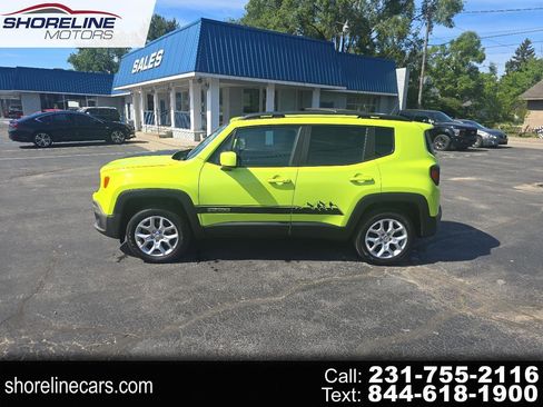 Used 2017 Jeep Renegade Latitude w/ Cold Weather Group AWD/4WD image 1