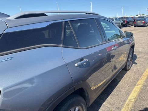 Used 2023 GMC Terrain SLT w/ Infotainment Package II AWD/4WD image 11