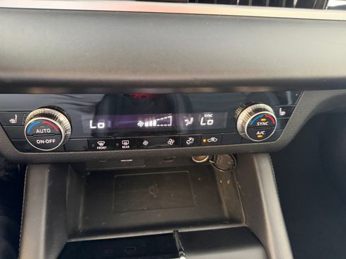 Used 2024 Mitsubishi Outlander SE image 19