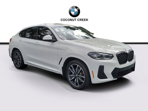 Certified 2025 BMW X4 xDrive30i w/ Premium Package AWD/4WD image 1