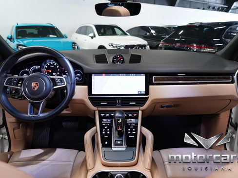 Used 2021 Porsche Cayenne AWD/4WD image 31