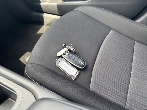 Used 2025 Nissan Sentra SV FWD image 18