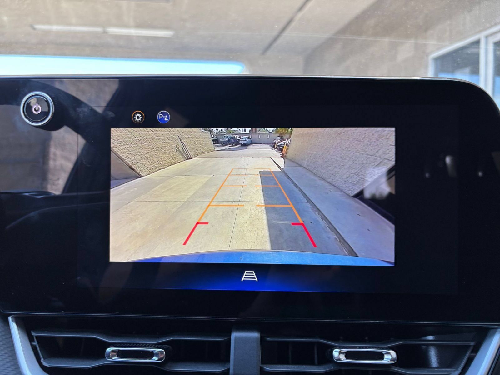 Used 2025 Chevrolet Equinox LT FWD image 22