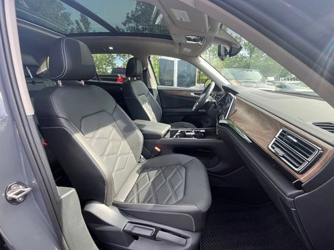 Used 2026 Volkswagen Atlas SE w/ Panoramic Sunroof Package FWD image 13