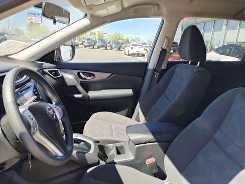 Used 2016 Nissan Rogue S w/ Appearance Package image 13