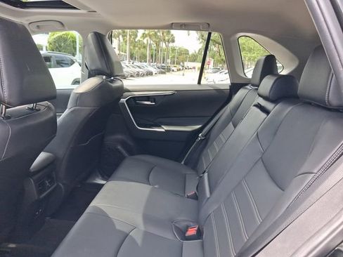 Used 2023 Toyota RAV4 XLE Premium image 6