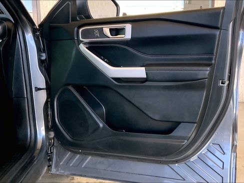 Used 2021 Ford Explorer XLT w/ Equipment Group 202A image 22