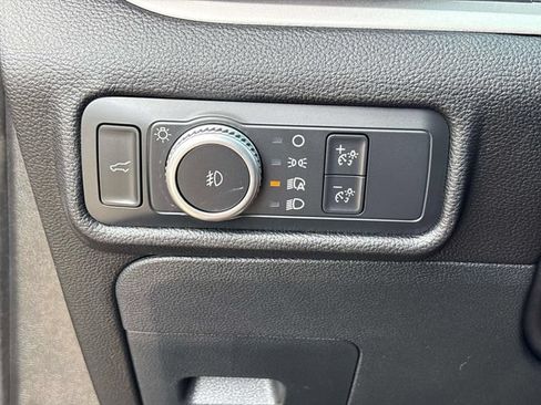 Used 2022 Ford Explorer XLT w/ Equipment Group 202A AWD/4WD image 28