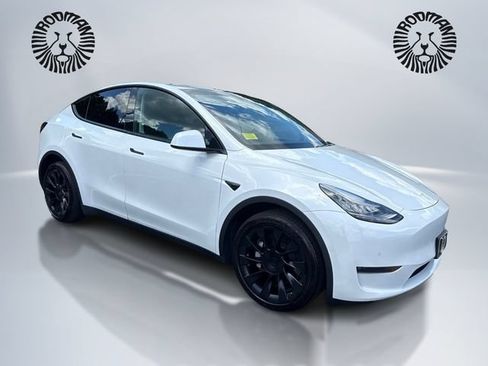 Used 2021 Tesla Model Y Long Range AWD/4WD image 3
