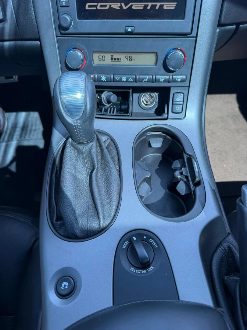 Used 2007 Chevrolet Corvette Coupe w/ Preferred Equipment Group RWD image 23