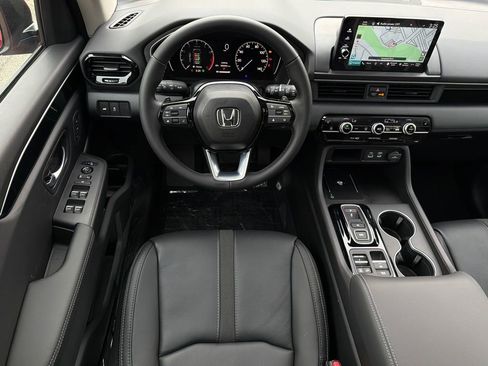 New 2025 Honda Pilot Touring image 22