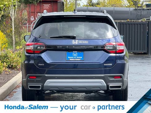 New 2025 Honda Pilot Touring image 7