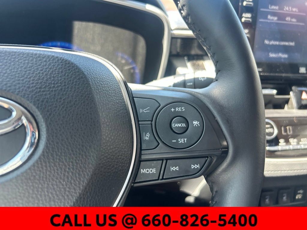 Used 2022 Toyota Corolla Cross XLE AWD/4WD image 15