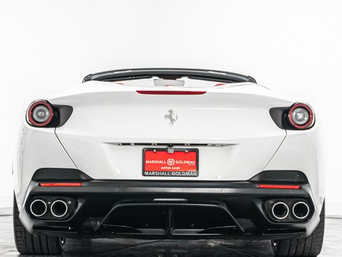 Used 2019 Ferrari Portofino RWD image 8