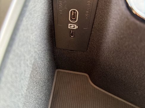 New 2026 Volvo XC60 B5 Ultra w/ Climate Package image 48