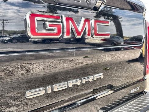 Certified 2020 GMC Sierra 2500 SLT w/ SLT Premium Plus Package image 34