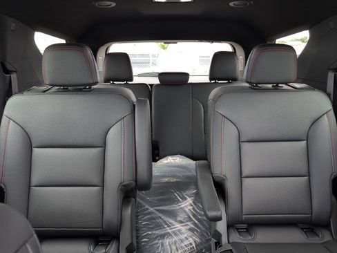 New 2026 Chevrolet Traverse Z71 w/ Enhanced Driving Package AWD/4WD image 27