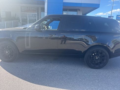 Used 2024 Land Rover Range Rover Long Wheelbase SE image 5