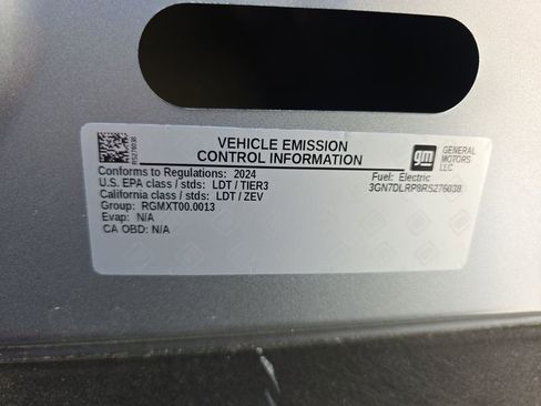 Used 2024 Chevrolet Equinox EV LT FWD image 36