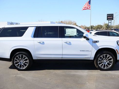 New 2026 GMC Yukon XL Denali w/ Denali Reserve Package image 3