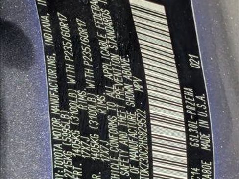 Used 2017 Toyota Sienna LE image 24