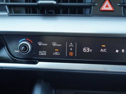 Used 2025 Kia Sportage EX w/ Premium Package FWD image 24